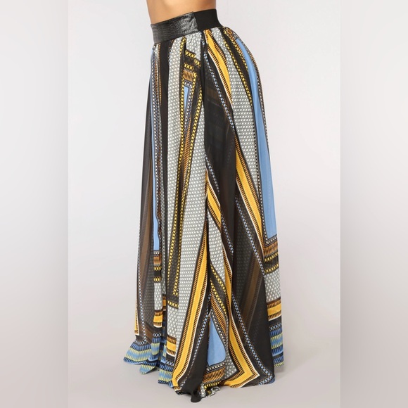 Fashion Nova maxi skirt - Picture 3 of 9